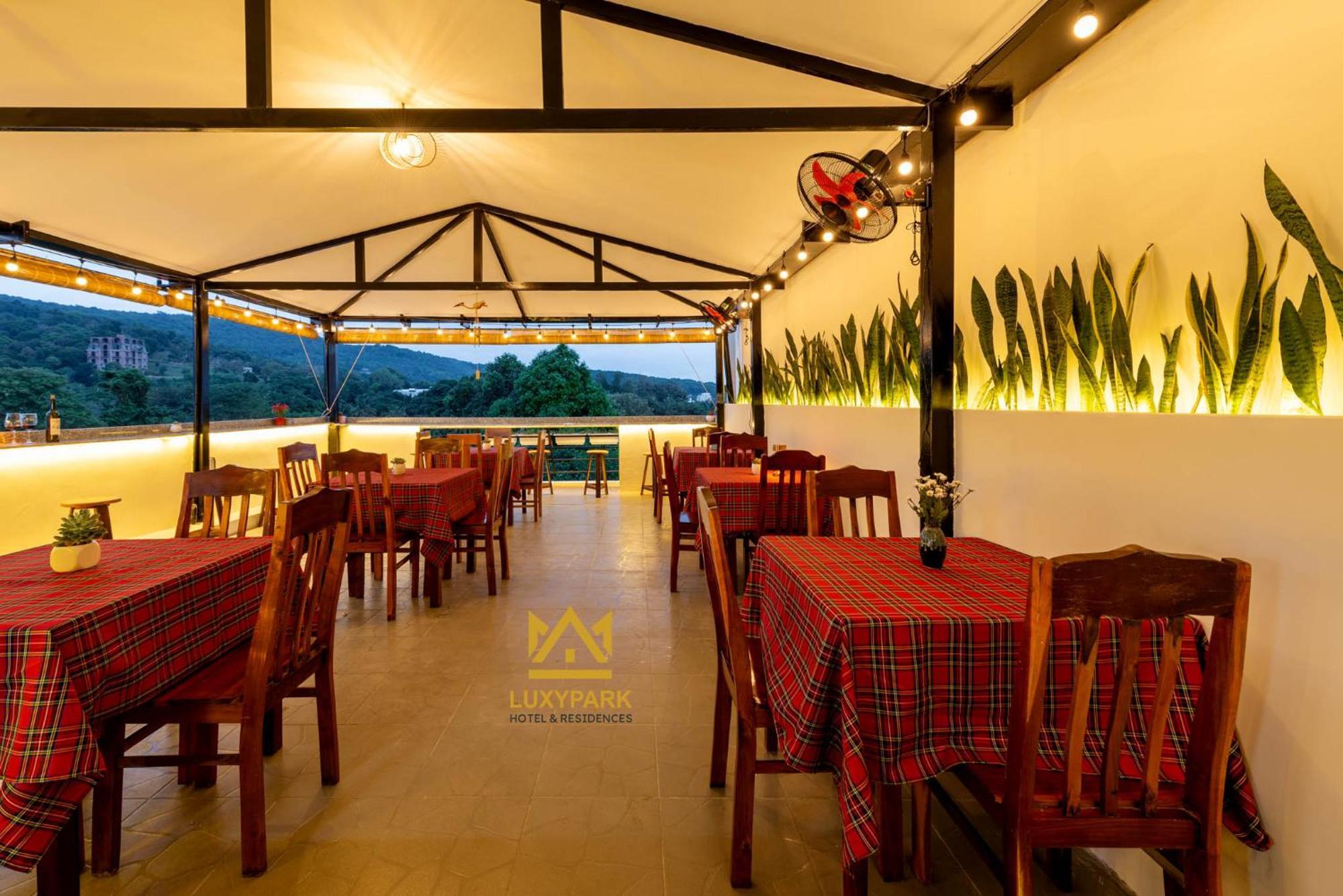 Luxy Park Hotel - Phu Quoc Centre Exterior foto