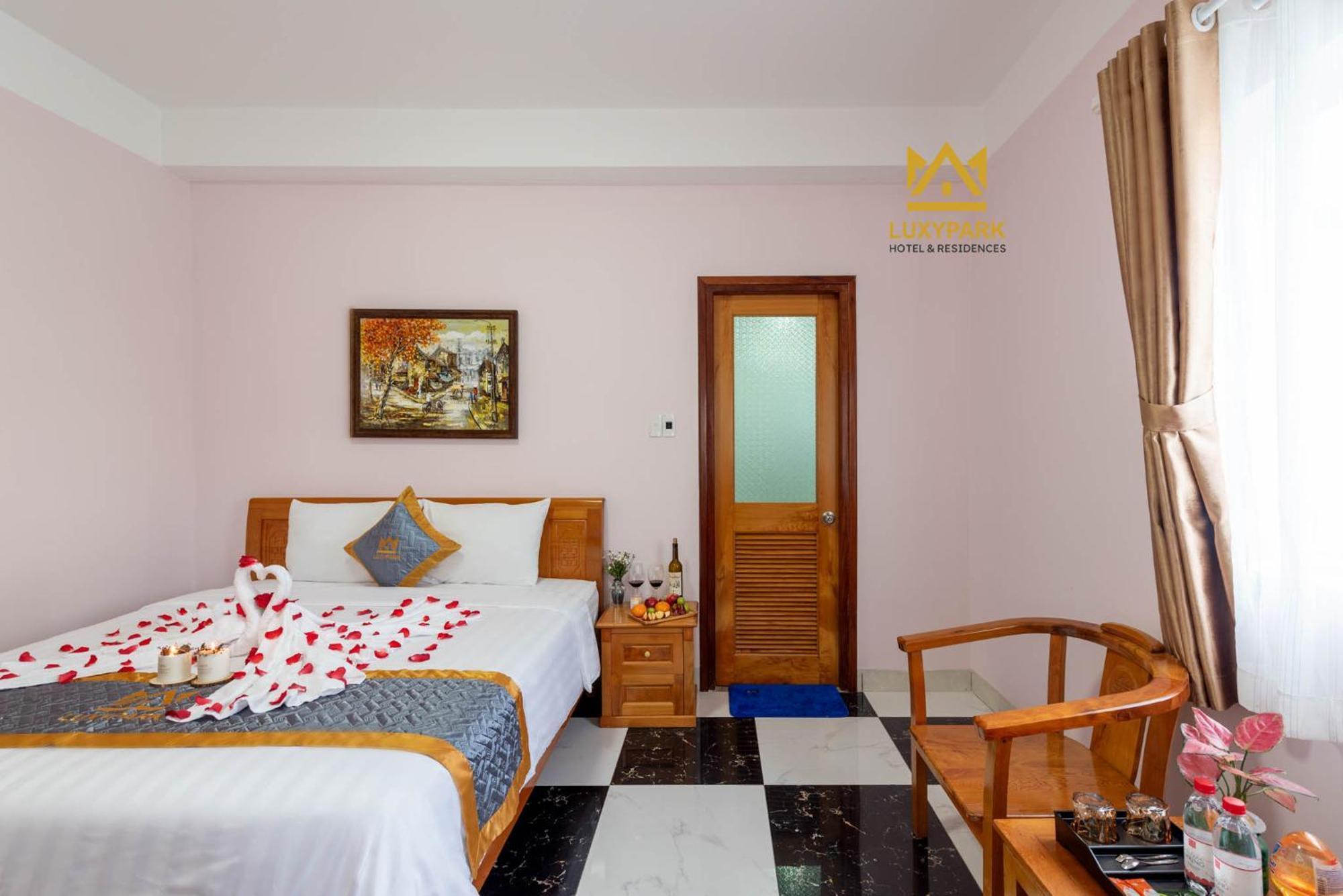 Luxy Park Hotel - Phu Quoc Centre Exterior foto
