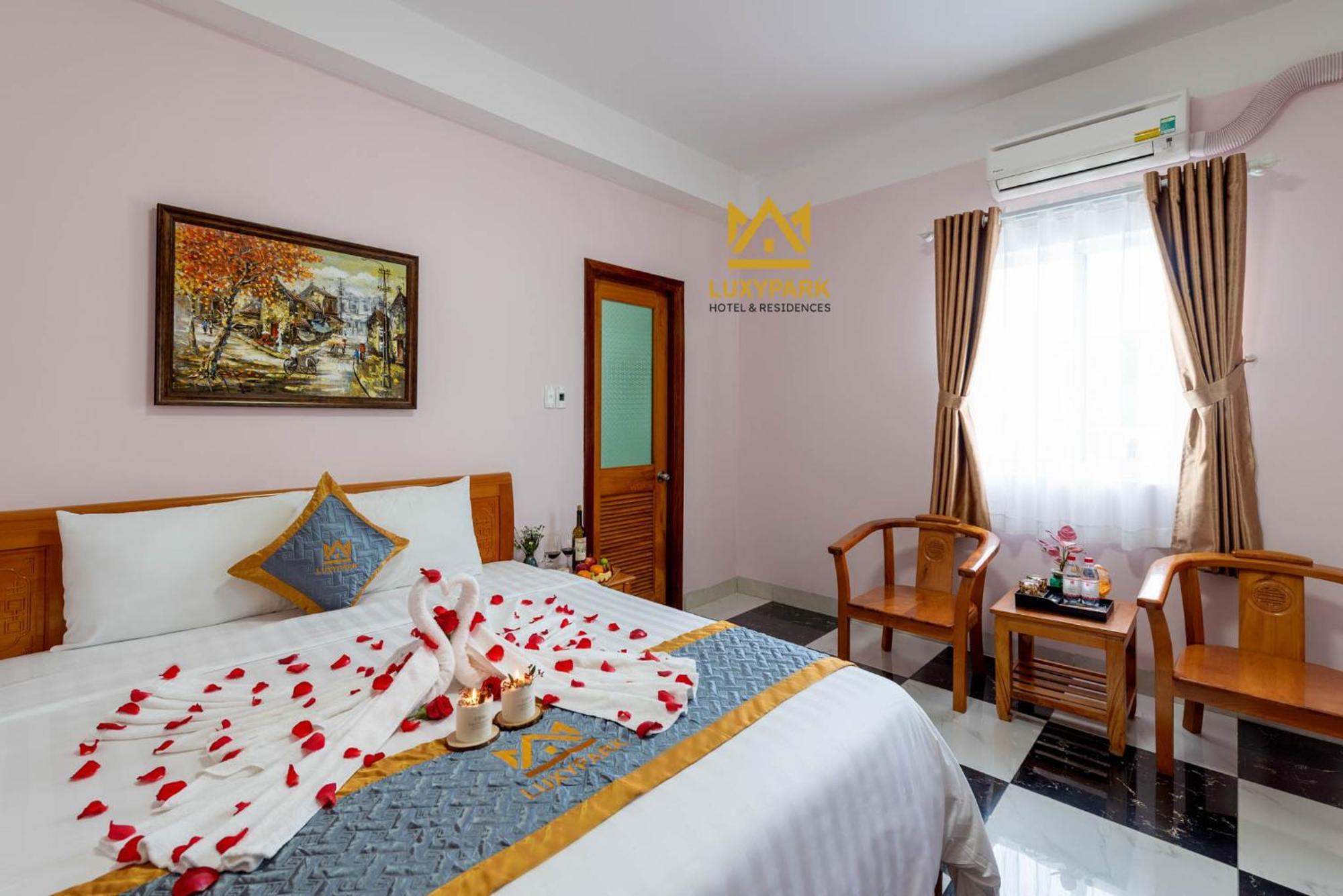 Luxy Park Hotel - Phu Quoc Centre Exterior foto
